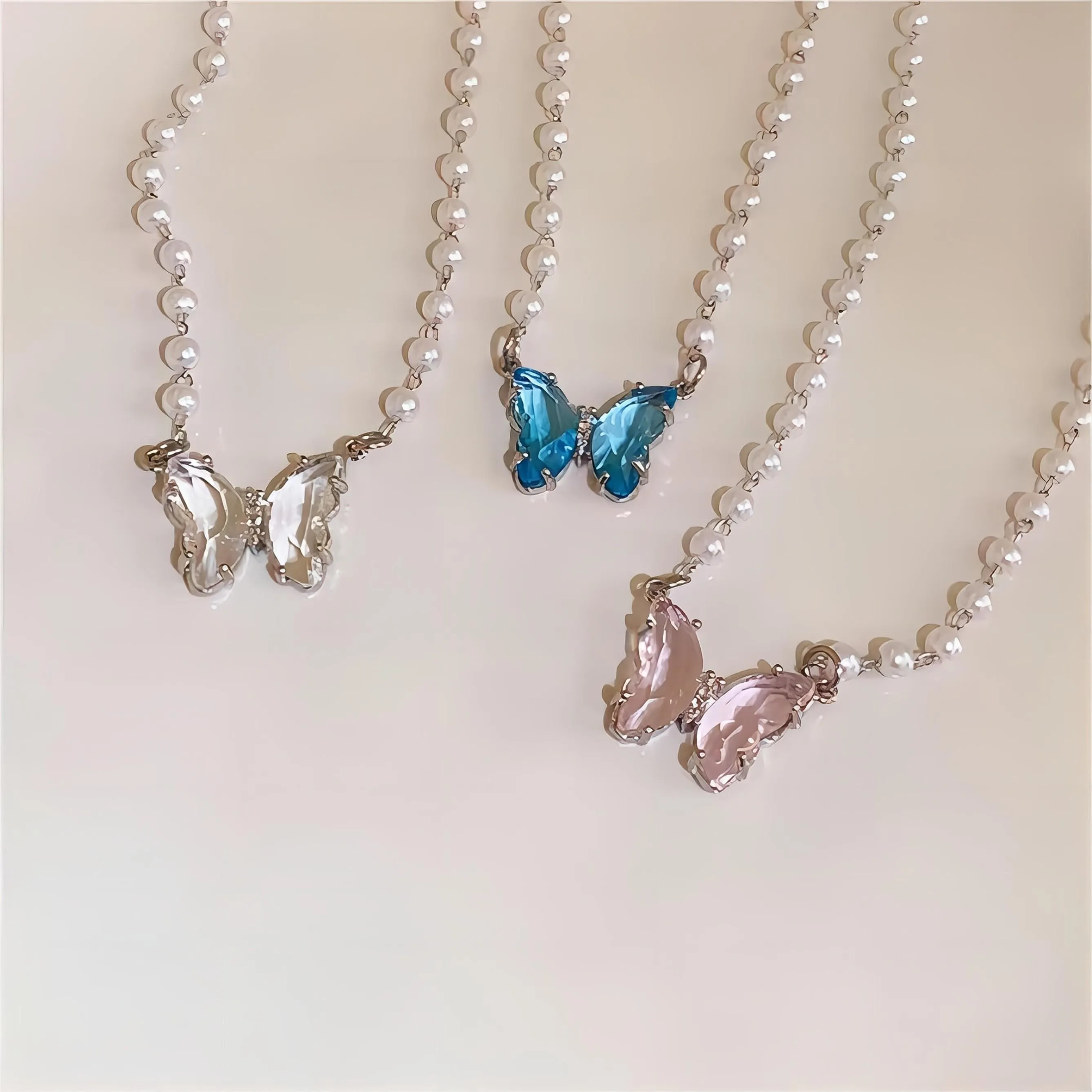 Charming Butterfly Pendant Pearl Chain Necklace