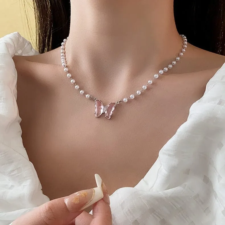 Charming Butterfly Pendant Pearl Chain Necklace