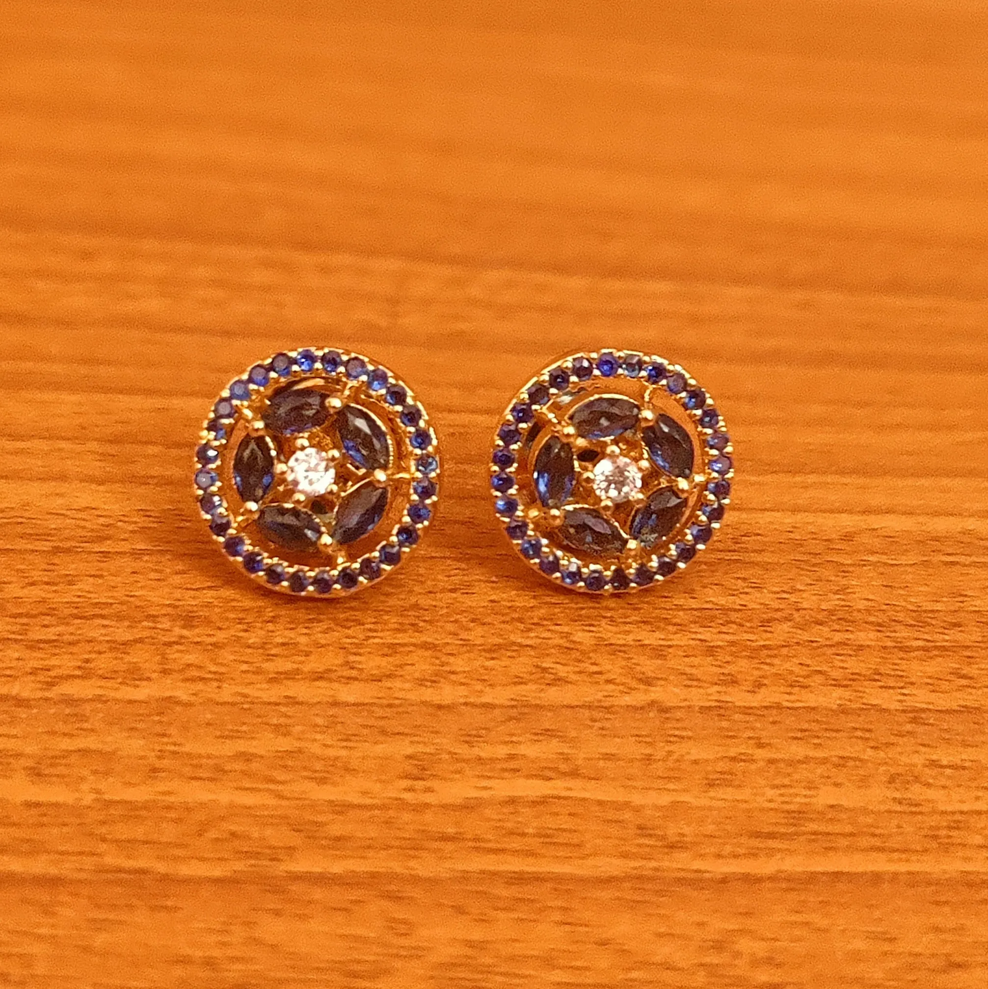 GOLD PLATED BLUE SAPPHIRE ROUND SHAPED STUDS