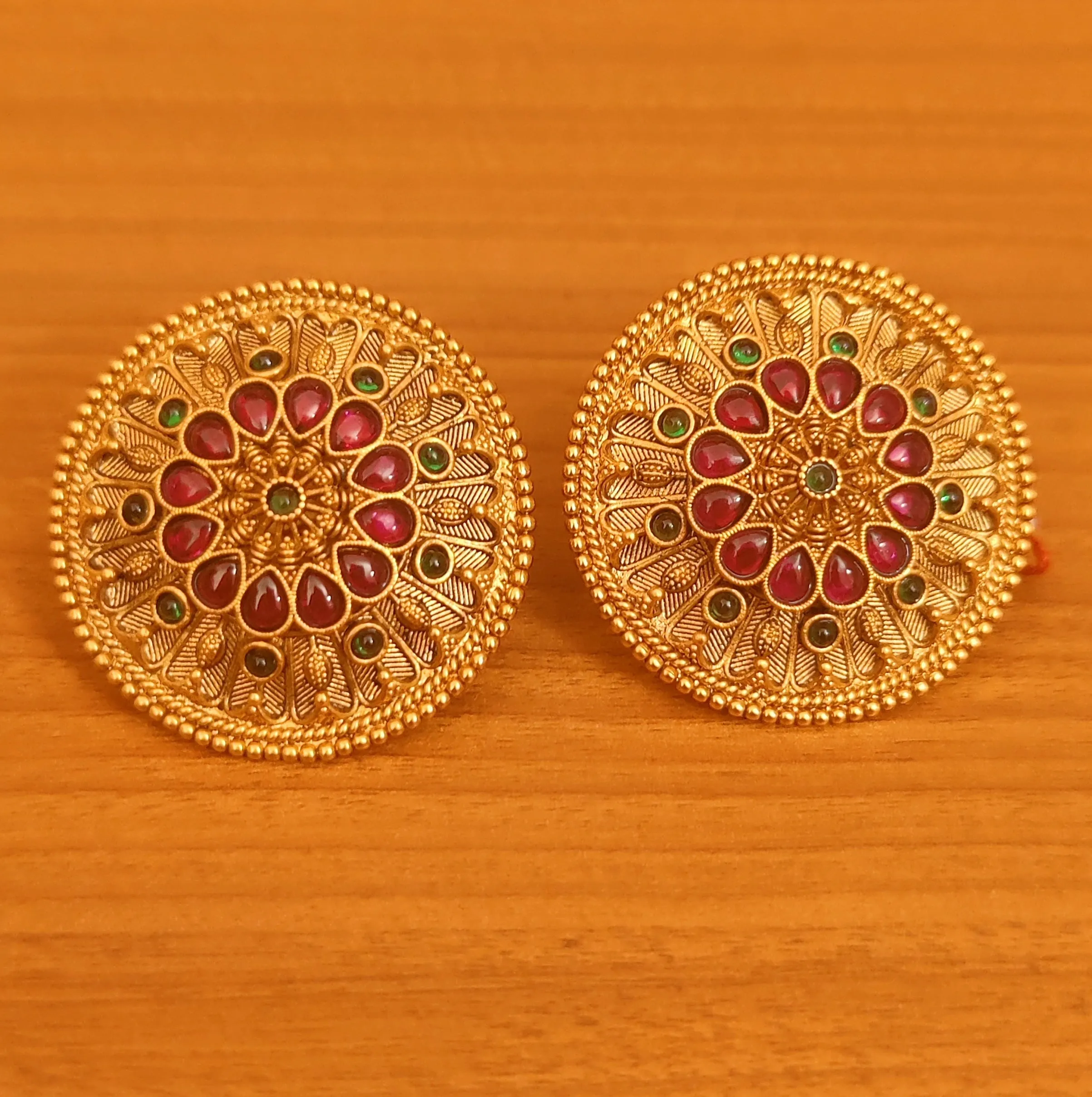 MULTICOLOUR KEMPU STONE GOLD PLATED STUDS