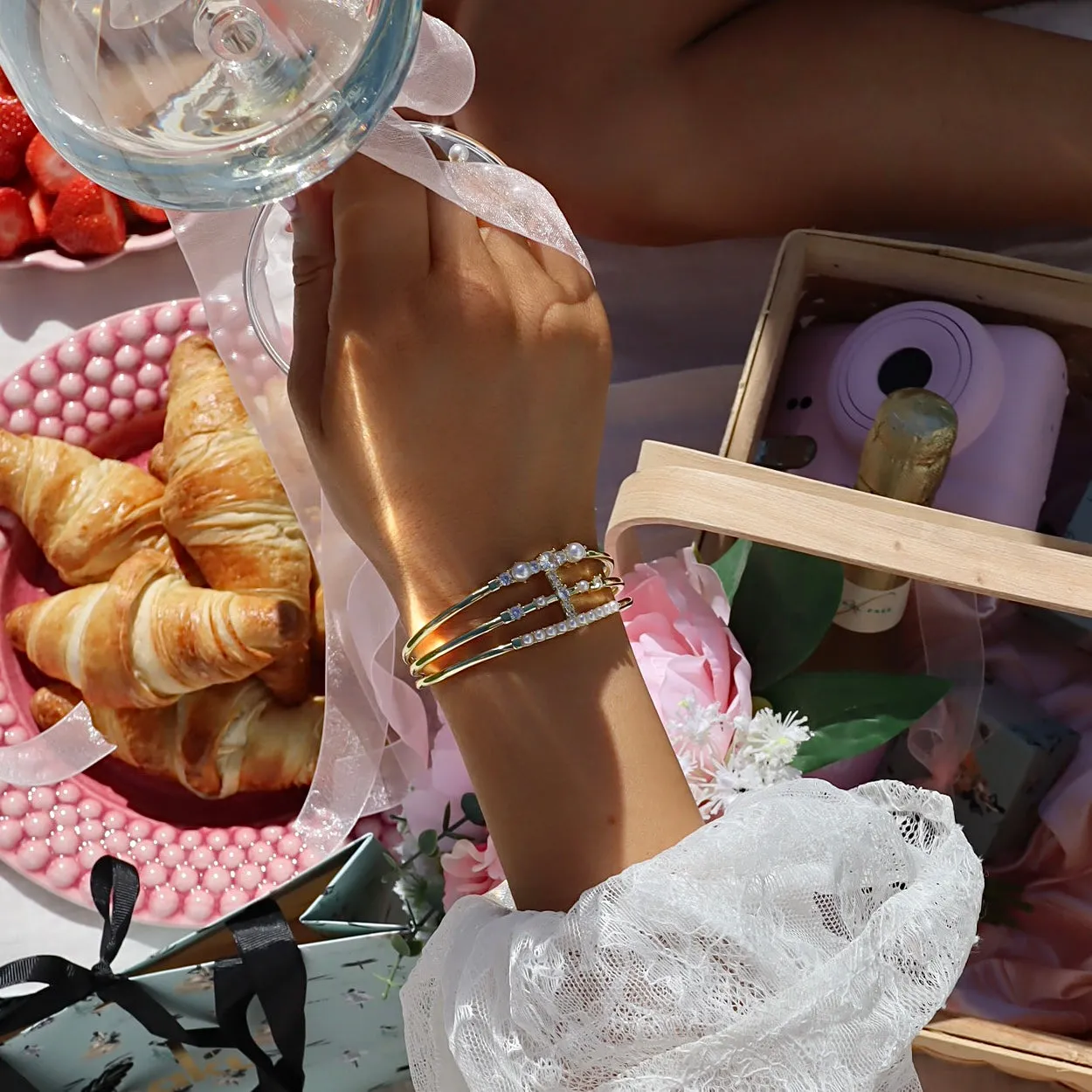 PEARL CRYSTAL CUFF ARMBAND