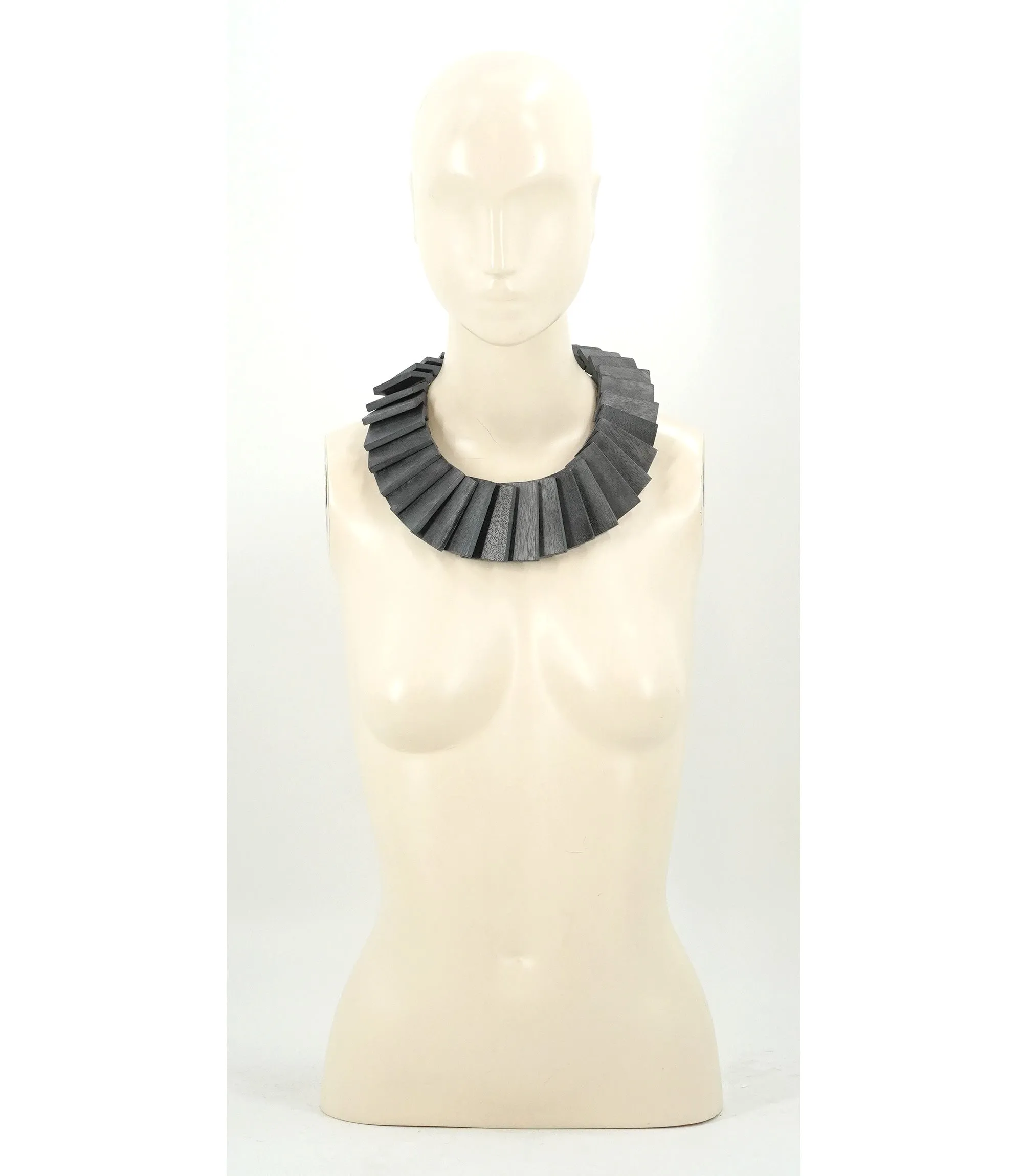 TORINO WOODEN LAYERED NECKLACE