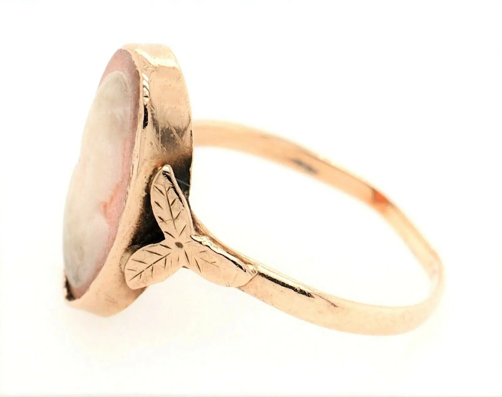Vintage 9ct Yellow Gold & Plastic Cameo Ring - Fine Jewellery