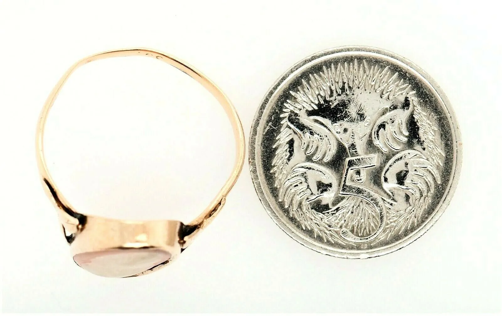 Vintage 9ct Yellow Gold & Plastic Cameo Ring - Fine Jewellery